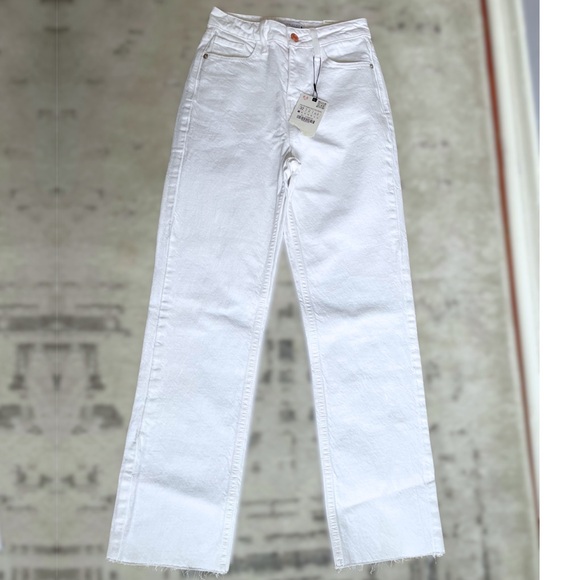 Zara size 0 NWT Straight Leg White Jeans - Picture 1 of 7